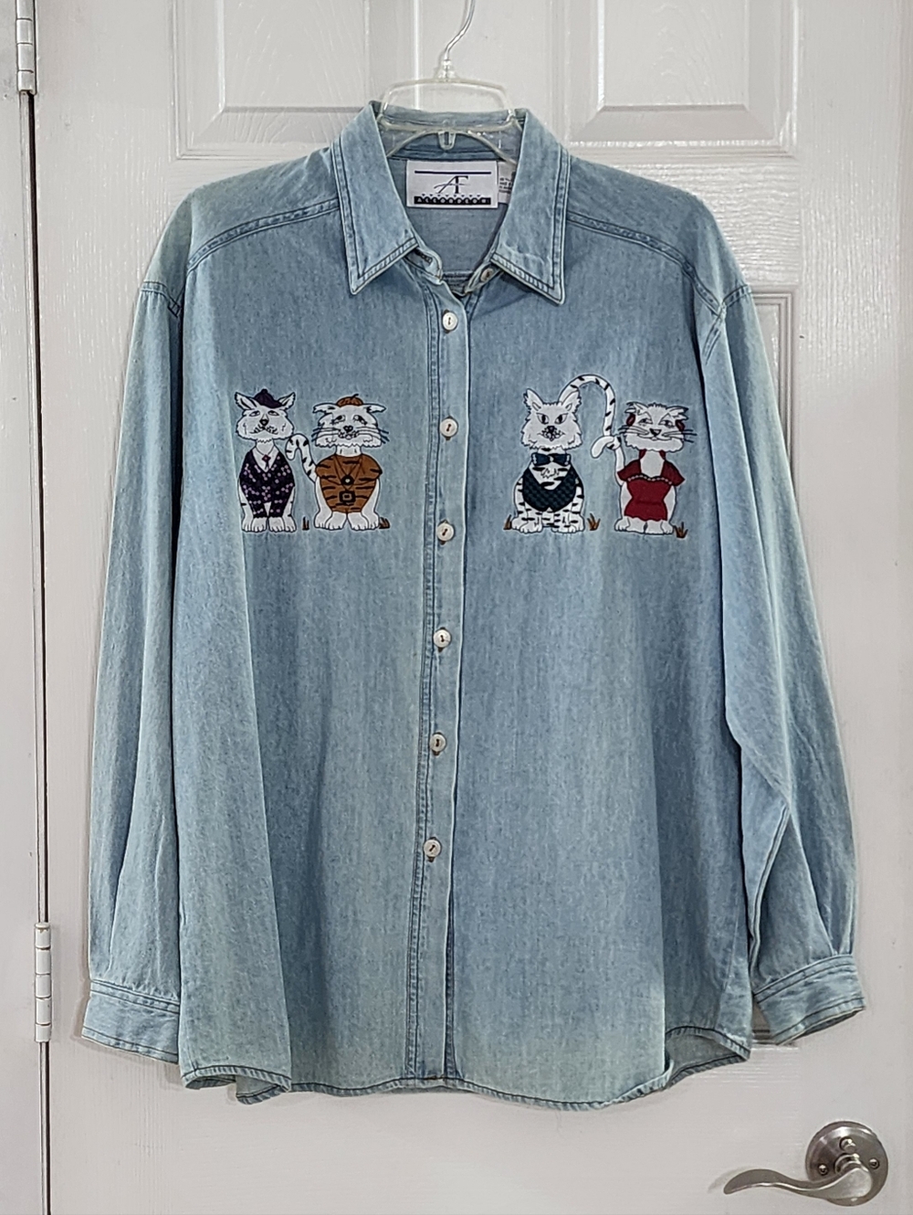VTG Accordeon Embroidered Cat Denim Button Down Shirt - Medium